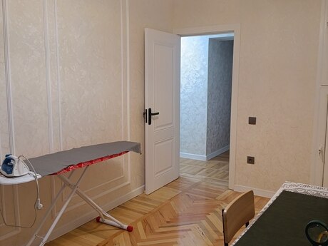 Nəriman Nərimanovda 3 otaqlı köhnə tikili mənzil kirayə verilir, 85 m², 1 000 AZN/ay, şəkil 5 / 12