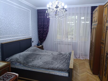 Nəriman Nərimanovda 3 otaqlı köhnə tikili mənzil kirayə verilir, 85 m², 1 000 AZN/ay, şəkil 3 / 12
