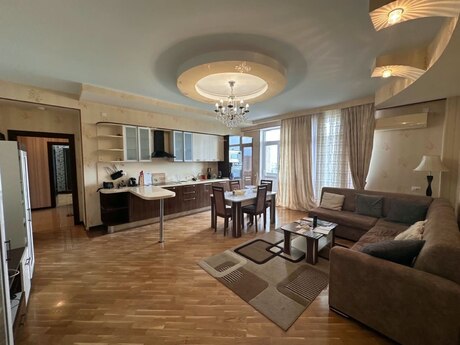 Piramida Plaza kompleksində 3 otaqlı yeni tikili mənzil kirayə verilir, 155 m², 1 500 AZN/ay, şəkil 5 / 12