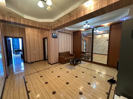 Piramida Plaza kompleksində 3 otaqlı yeni tikili mənzil kirayə verilir, 155 m², 1 500 AZN/ay, şəkil 4 / 12