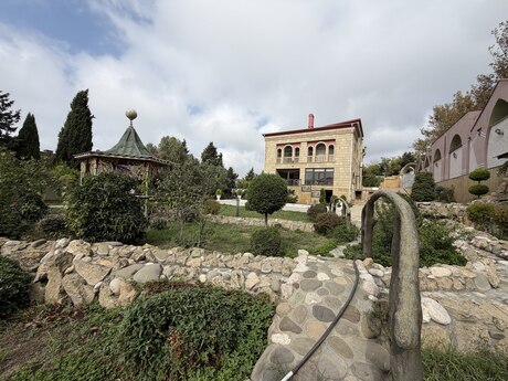 8 rooms · 800 m², Badamdar