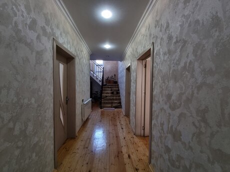 Əmircanda 5 otaqlı həyət evi satılır, 220 m², 150 000 AZN, şəkil 2 / 12