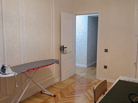 Nəriman Nərimanovda 3 otaqlı köhnə tikili mənzil kirayə verilir, 90 m², 1 000 AZN/ay, şəkil 5 / 12