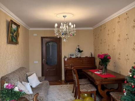 8-ci kilometrdə 2 otaqlı köhnə tikili mənzil satılır, 50 m², 160 000 AZN, şəkil 2 / 9