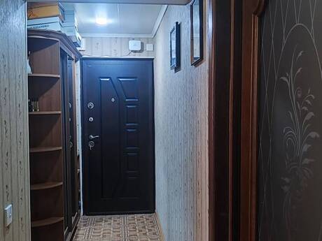 8-ci kilometrdə 2 otaqlı köhnə tikili mənzil satılır, 50 m², 160 000 AZN, şəkil 3 / 9