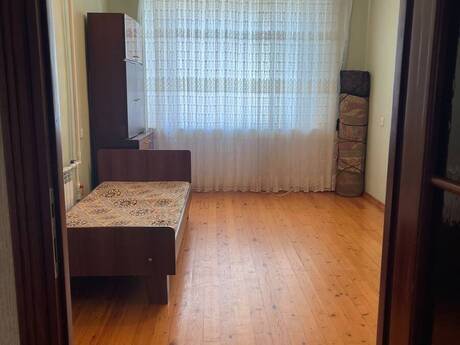 Suraxanıda 3 otaqlı köhnə tikili mənzil kirayə verilir, 80 m², 450 AZN/ay, şəkil 4 / 9