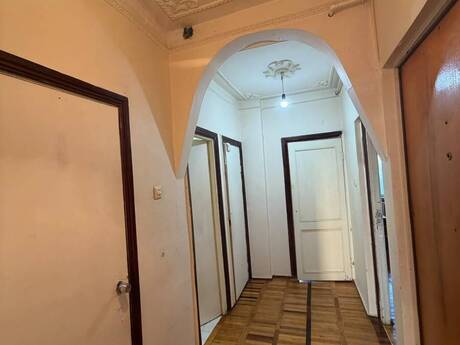 Əhmədlidə 2 otaqlı köhnə tikili mənzil satılır, 65 m², 146 000 AZN, şəkil 3 / 12