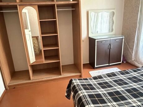 Neftçilərdə 3 otaqlı köhnə tikili mənzil satılır, 65 m², 185 000 AZN, şəkil 2 / 9