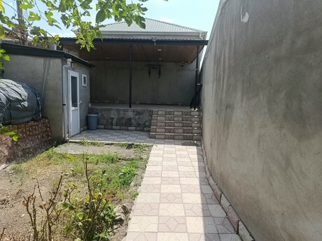 3 rooms · 80 m², Əmircan