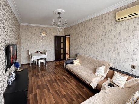 Bakıxanovda 3 otaqlı köhnə tikili mənzil satılır, 68 m², 235 000 AZN, şəkil 3 / 12