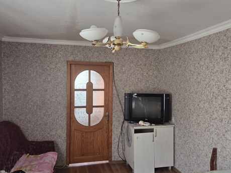 Qara Qarayevdə 1 otaqlı köhnə tikili mənzil kirayə verilir, 36 m², 470 AZN/ay, şəkil 3 / 6