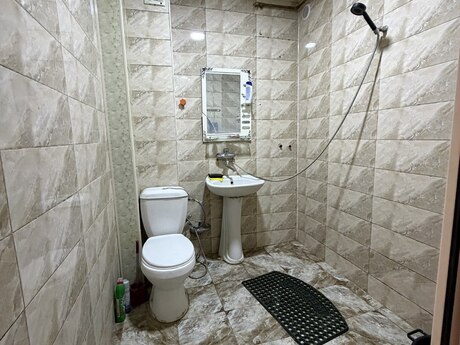 Yeni Günəşlidə 1 otaqlı köhnə tikili mənzil satılır, 45 m², 117 000 AZN, şəkil 3 / 7