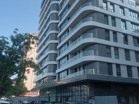 28 Mayda 2 otaqlı yeni tikili mənzil satılır, 67 m², 220 000 AZN, şəkil 2 / 8