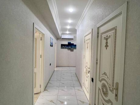 4-комнатная квартира, 142 м², Xalqlar Dostluğu, 360 000 AZN