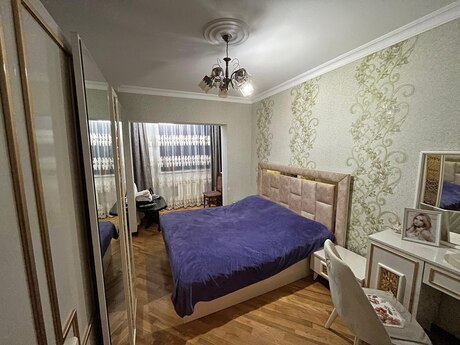 Azadlıq Prospektidə 2 otaqlı köhnə tikili mənzil satılır, 70 m², 250 000 AZN, şəkil 2 / 12