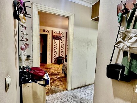 Qara Qarayevdə 2 otaqlı köhnə tikili mənzil satılır, 49 m², 150 000 AZN, şəkil 3 / 12