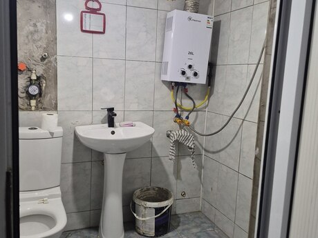 Binəqədidə 2 otaqlı köhnə tikili mənzil satılır, 45 m², 53 000 AZN, şəkil 3 / 12