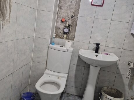 Binəqədidə 2 otaqlı köhnə tikili mənzil satılır, 45 m², 53 000 AZN, şəkil 4 / 12