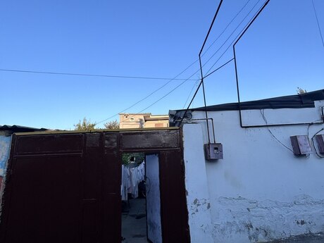 6 otaq · 220 m²