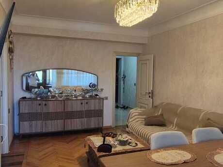 Gənclikdə 3 otaqlı köhnə tikili mənzil satılır, 80 m², 260 000 AZN, şəkil 4 / 12