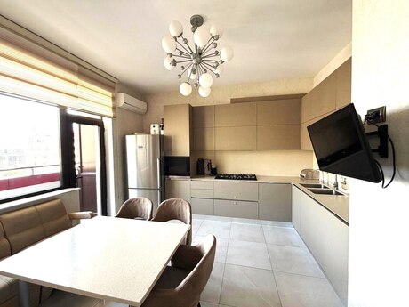 Gənclikdə 2 otaqlı yeni tikili mənzil satılır, 100 m², 350 000 AZN, şəkil 2 / 11