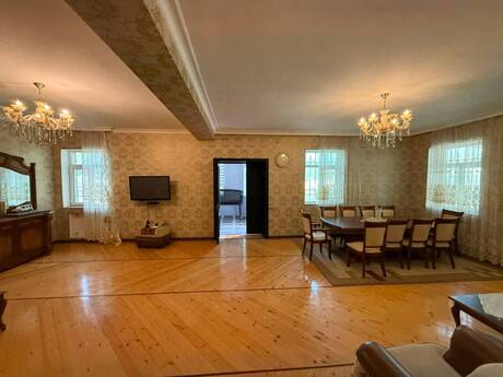 Novxanıda 7 otaqlı həyət evi satılır, 350 m², 390 000 AZN, şəkil 2 / 12