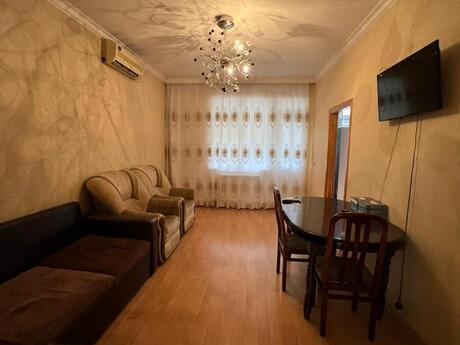 3-room old-build apartment for sale in Memar Əcəmi, 55 m², 137 500 AZN, photo 2 / 9
