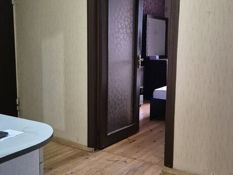 8-ci mikrorayonda 3 otaqlı köhnə tikili mənzil satılır, 65 m², 245 000 AZN, şəkil 4 / 12
