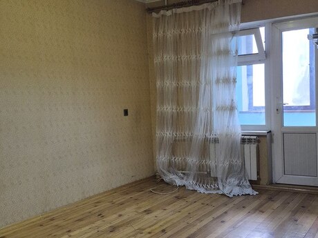 8-ci mikrorayonda 3 otaqlı köhnə tikili mənzil satılır, 65 m², 245 000 AZN, şəkil 3 / 12