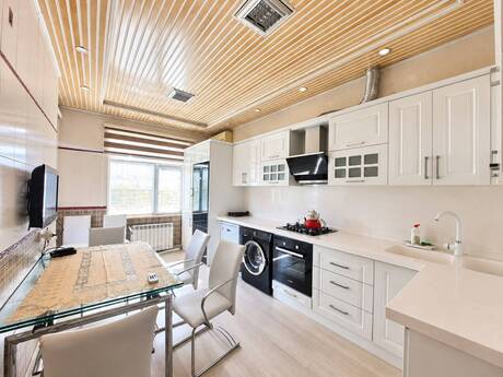 3 otaq · 140 m² · 3/17 mərtəbə, Nizami