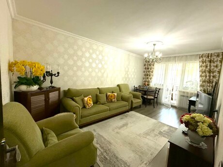 Объявление №6547825 - Баку, м. Халглар Достлугу, 3-комн., 70 м², 1/5 этаж