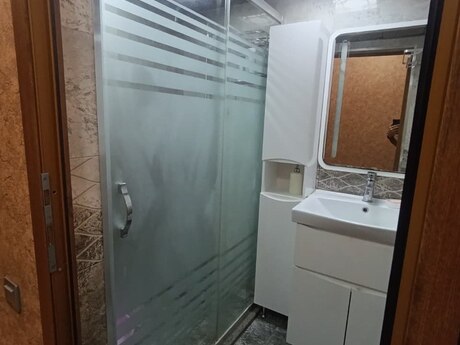 Bakıxanovda 2 otaqlı yeni tikili mənzil kirayə verilir, 85 m², 650 AZN/ay, şəkil 4 / 5