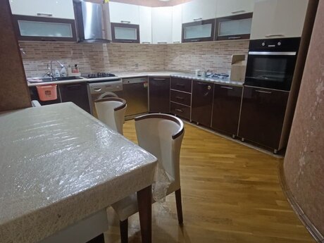 Bakıxanovda 2 otaqlı yeni tikili mənzil kirayə verilir, 85 m², 650 AZN/ay, şəkil 3 / 5