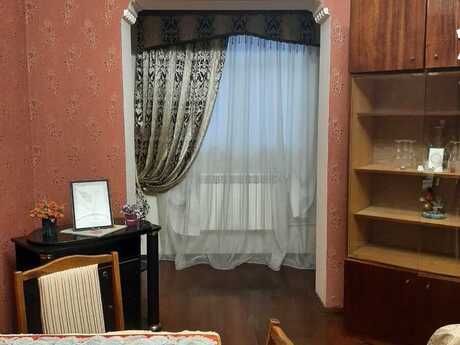 Köhnə Günəşlidə 2 otaqlı köhnə tikili mənzil satılır, 62 m², 139 000 AZN, şəkil 2 / 12