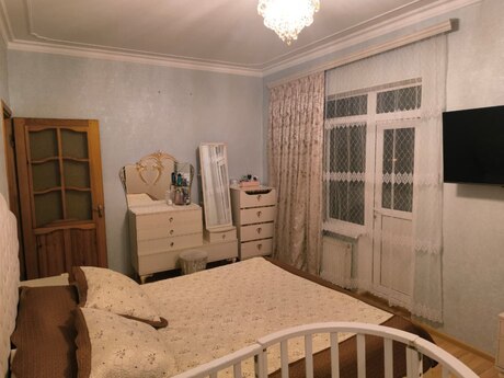Bakıxanovda 3 otaqlı köhnə tikili mənzil satılır, 80 m², 199 000 AZN, şəkil 4 / 12