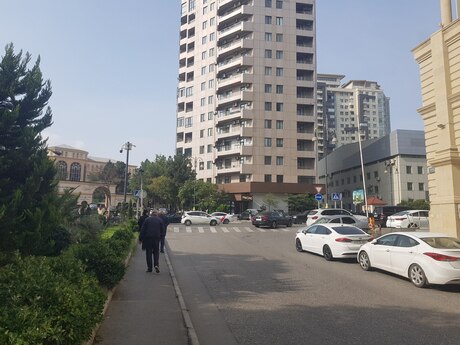 Gənclikdə 3 otaqlı köhnə tikili mənzil kirayə verilir, 85 m², 750 AZN/ay, şəkil 3 / 12