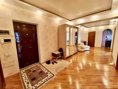 Объявление №6547935 - Баку, м. Нариман Нариманов, 3-комн., 130 м², 19/21 этаж