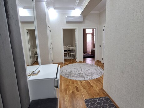 Qara Qarayevdə 3 otaqlı yeni tikili mənzil kirayə verilir, 110 m², 950 AZN/ay, şəkil 2 / 12