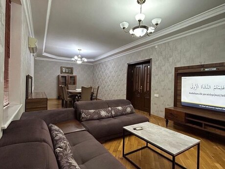 Mərdəkanda 4 otaqlı həyət evi kirayə verilir, 400 m², 850 AZN/ay, şəkil 5 / 12