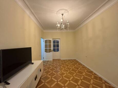 Nizamidə 3 otaqlı köhnə tikili mənzil kirayə verilir, 73 m², 800 AZN/ay, şəkil 2 / 10