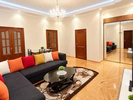Elan №6548066 - Bakı, İçəri Şəhər m., 4 otaqlı, 120 m², 3/5 mərtəbə