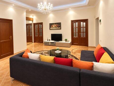Elan №6548066 - Bakı, İçəri Şəhər m., 4 otaqlı, 120 m², 3/5 mərtəbə