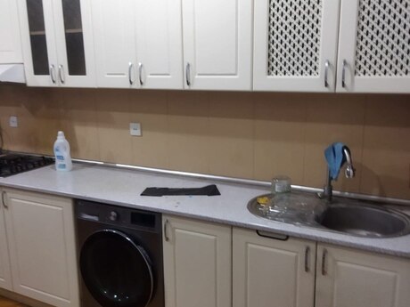 2-room new-build apartment for rent in Memar Əcəmi, 90 m², 700 AZN/mo, photo 3 / 12