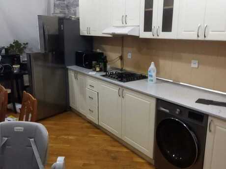 2-room new-build apartment for rent in Memar Əcəmi, 90 m², 700 AZN/mo, photo 2 / 12