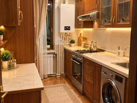 20 Yanvarda 3 otaqlı köhnə tikili mənzil satılır, 92 m², 209 000 AZN, şəkil 2 / 9