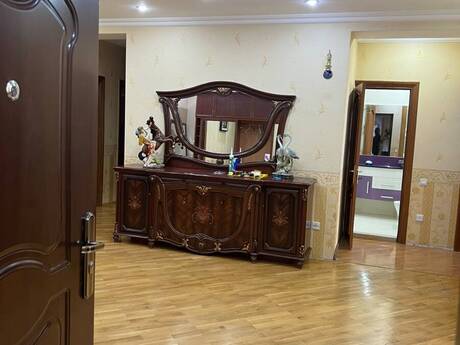 4 otaq · 180 m²