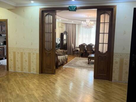 Gənclikdə 4 otaqlı yeni tikili mənzil kirayə verilir, 180 m², 1 350 AZN/ay, şəkil 2 / 12
