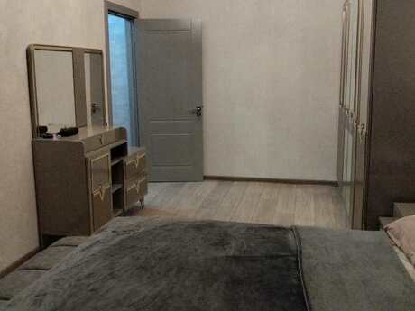 Nəriman Nərimanovda 3 otaqlı köhnə tikili mənzil satılır, 80 m², 200 000 AZN, şəkil 2 / 12