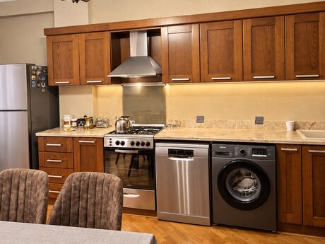 2-room new-build apartment for sale in Memar Əcəmi, 85 m², 245 000 AZN, photo 2 / 6