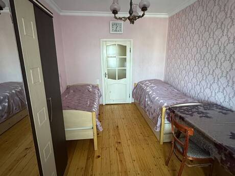 Qaraçuxurda 3 otaqlı köhnə tikili mənzil kirayə verilir, 90 m², 550 AZN/ay, şəkil 4 / 12